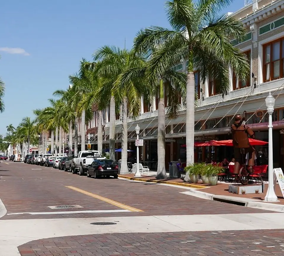 Site development contractor Lee County Florida — Universal Trax